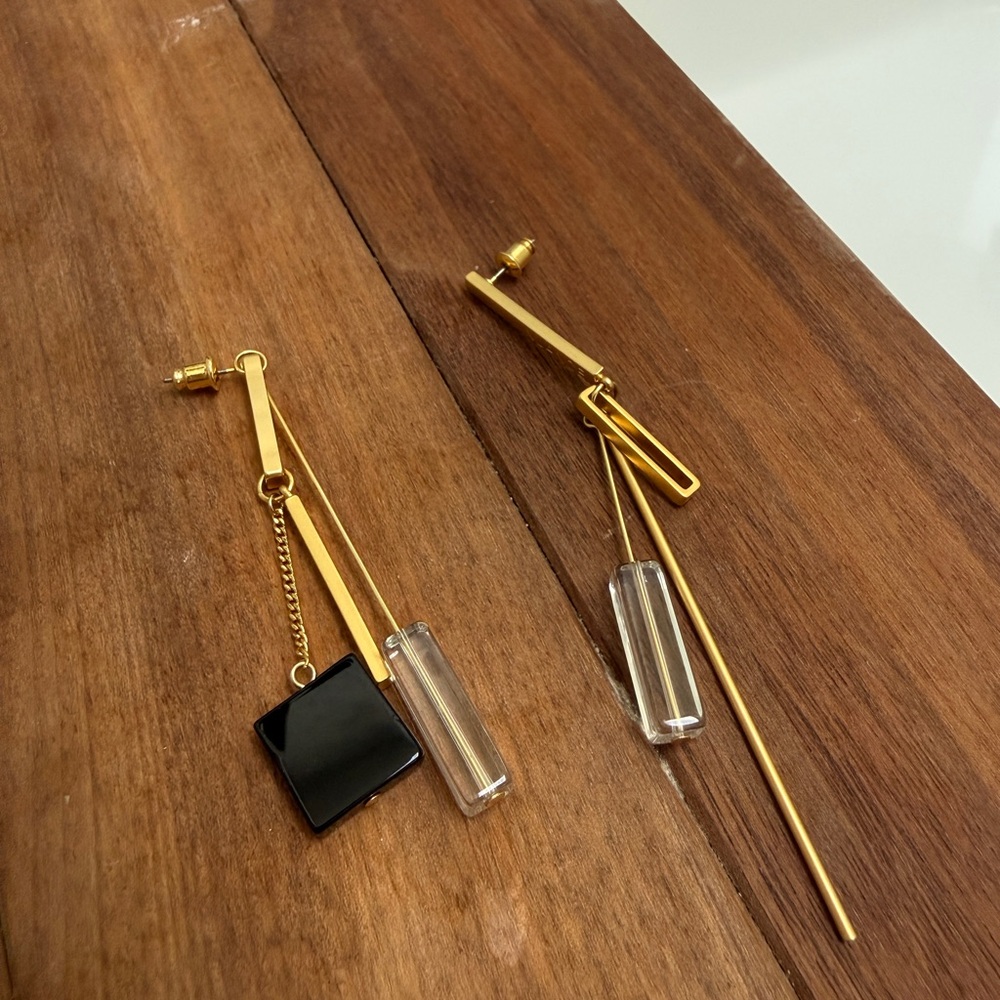 Asymmetry earrings